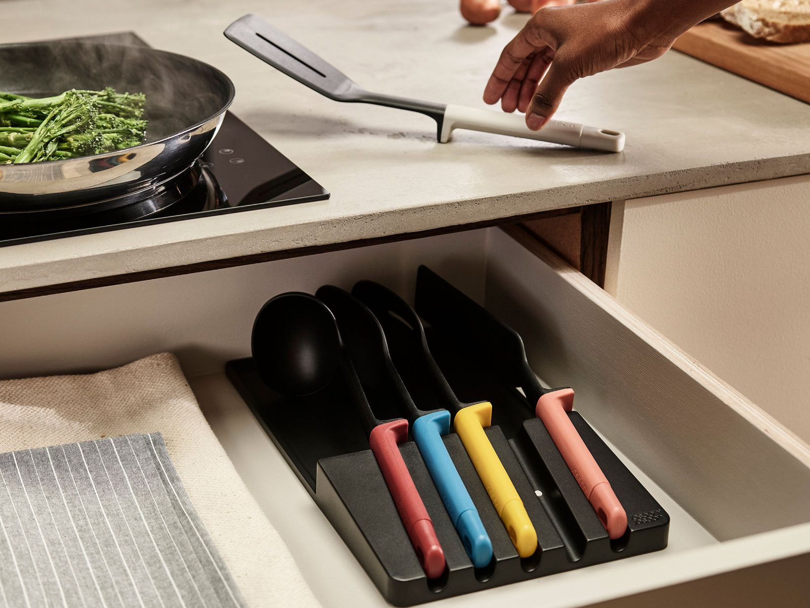 Elevate™ 5-teiliges Utensilien-Set mit Schubladenaufbewahrung | Elevate™ Untensils Store 5-PC Kopie