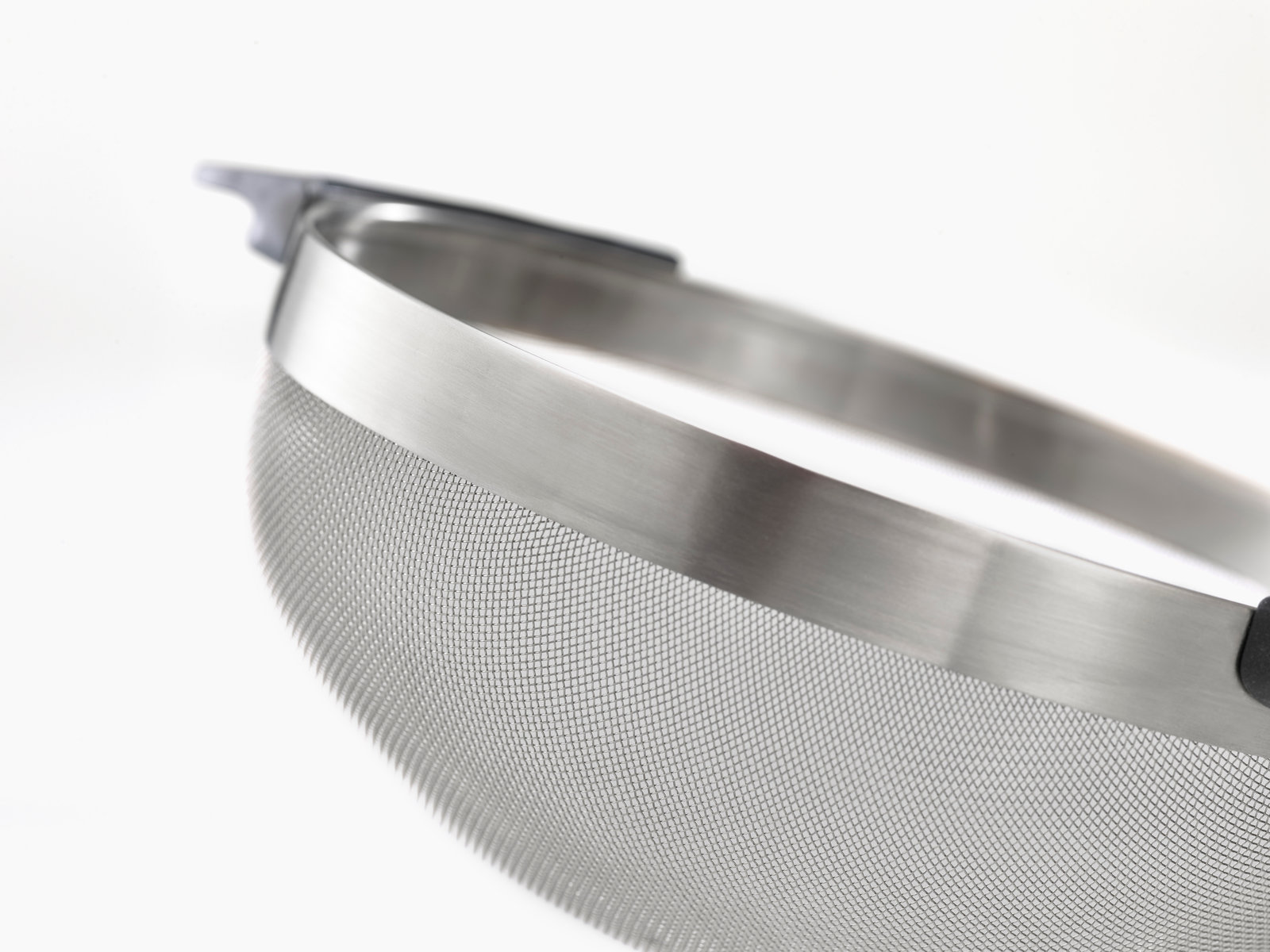 Kompaktes 9-teiliges Schüssel-Set aus Edelstahl zur Speisenzubereitung - Messbecher, Rührschüsseln, Siebe | Nest 9 Steel Bowl