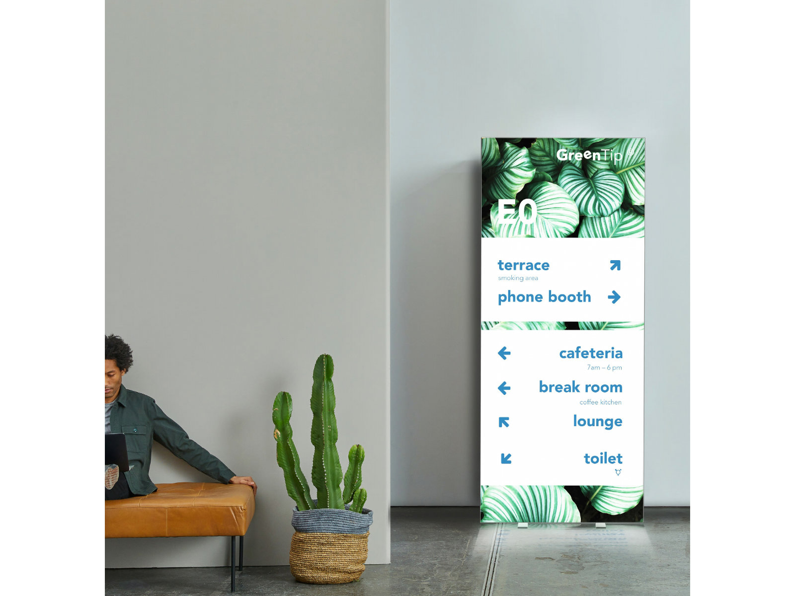 2-pixlip_pop_led_stand_alone_display_aluminium_115