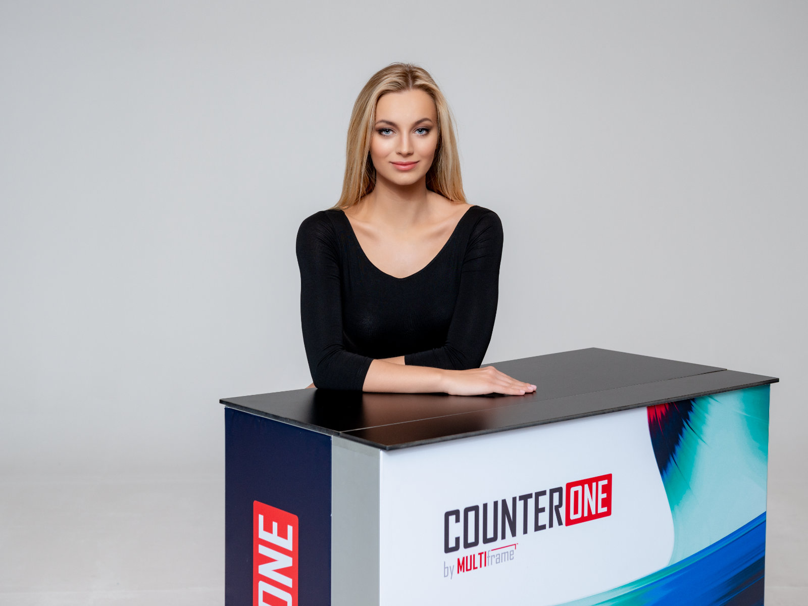2-ledup_counter_one_battery_messestand_animation_lightbox_2