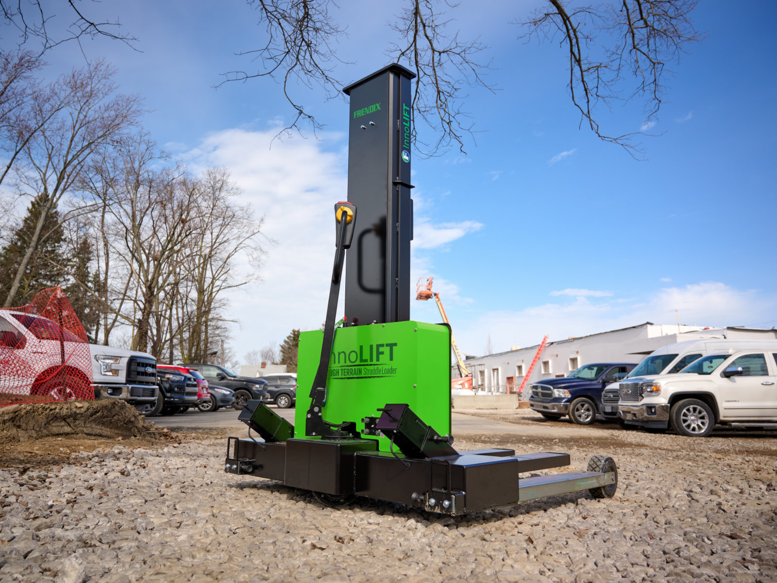 2-innolift_ERT.1000.1500_mitnahmestapler_vollelektrisch_gelaendegaengig_weltpremiere_20